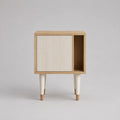 Table de chevet 45 x 35 x 60 cm MDF effet chêne naturel avec porte rainurée et niche ouverte